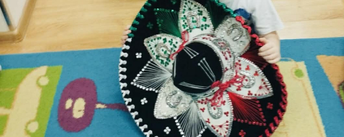 Przygotowania do balu karnawałowego w grupie "Koliberki"