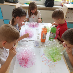 13.05 "Malowanie bąbelkami"